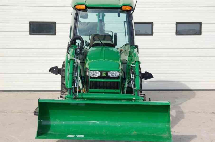 John Deere 3320 Traktor - foto 4