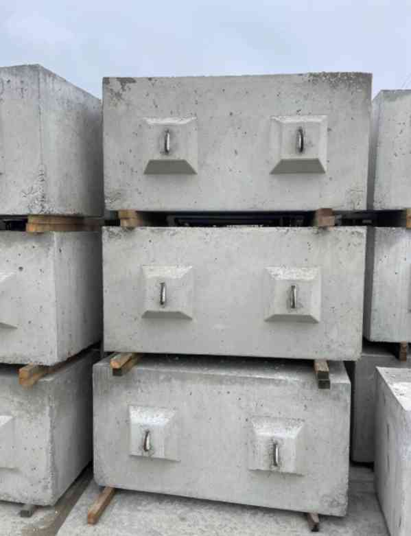 Stavební betonové bloky, kostky - foto 3