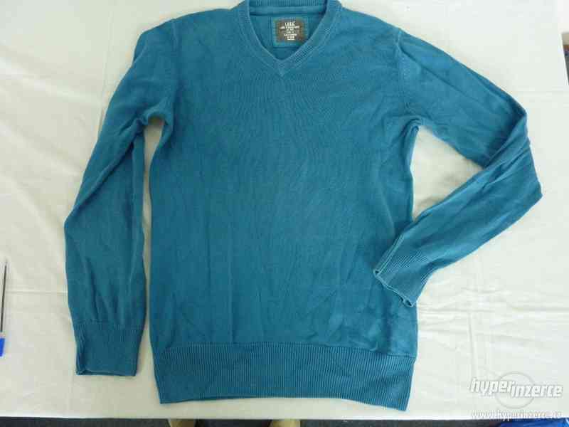 Prodám moc hezký pánský svetr. H&M. Vel.S. Modrý - foto 1