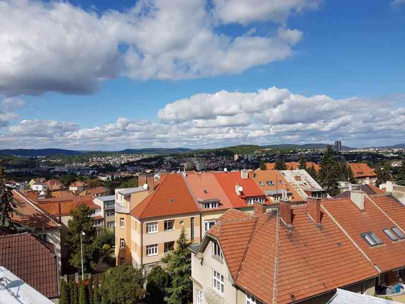 NABÍZÍM POKOJ pro jednoho nebo dva v třípatrovém viladome - foto 2