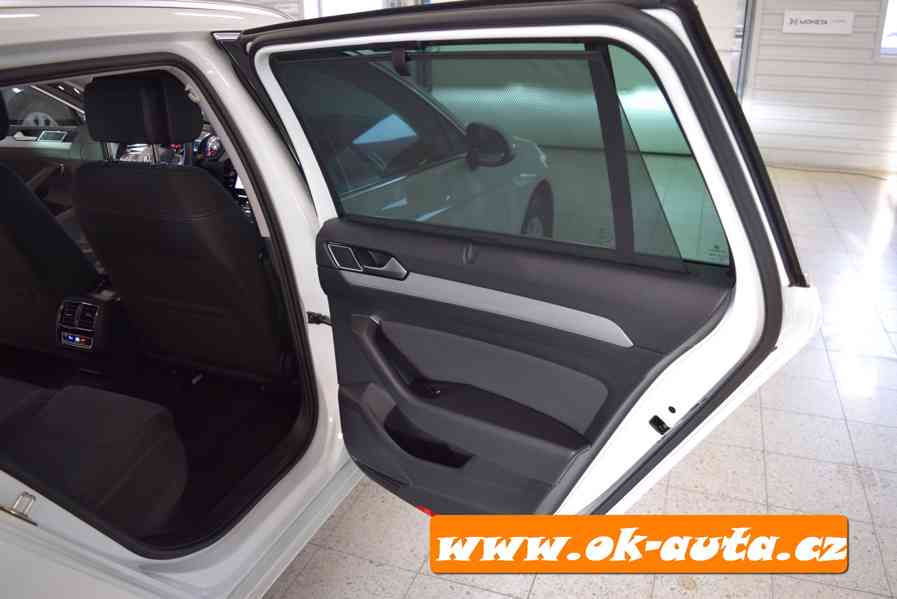 Volkswagen Passat 2.0 TDI COMFORT DSG PRAV.SER.VW rv 2021  - foto 11