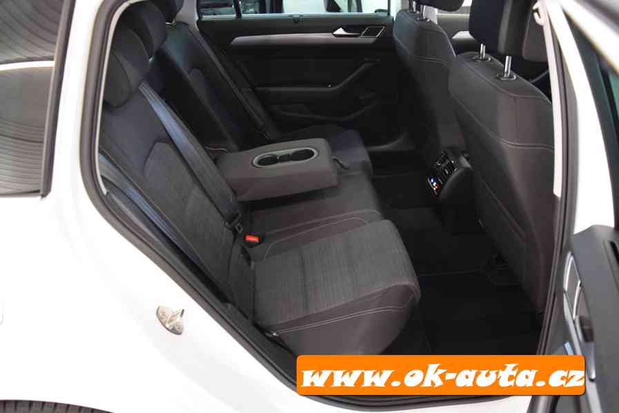 Volkswagen Passat 2.0 TDI COMFORT DSG PRAV.SER.VW rv 2021  - foto 9