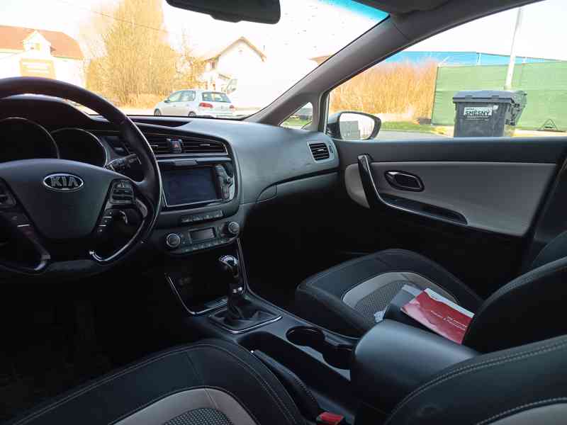 KIA Ceed 1,6GDI SW NAVI ČR 1.majitel - foto 17