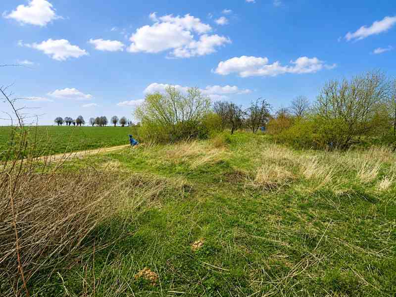 Prodám stavební pozemek 751m2, obec Hlinka - foto 2