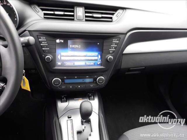 Toyota Avensis 1.8, benzín, automat,  2017, navigace - foto 7