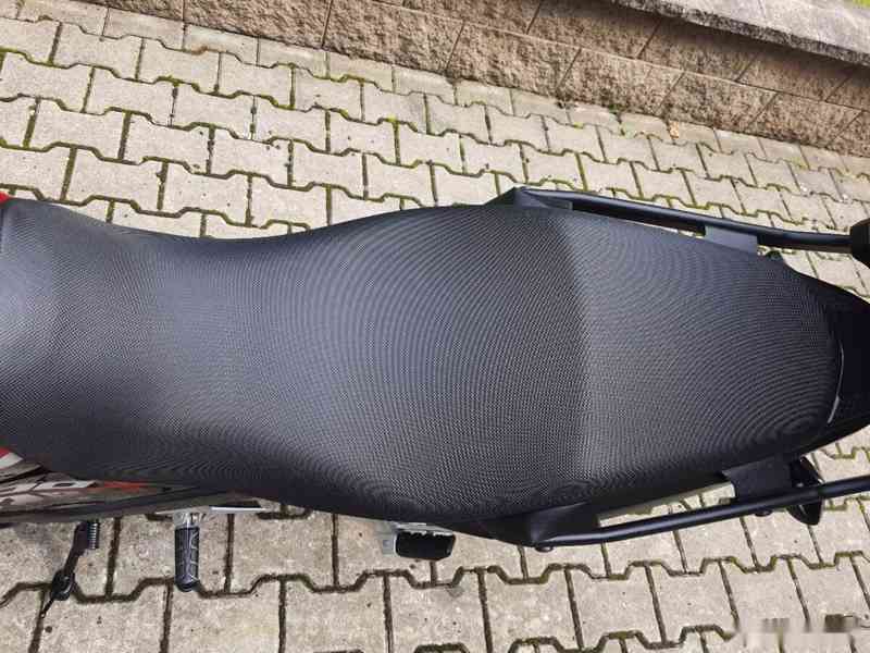 Honda CB 500 X - TOP STAV - 6000 KM 35 KW 115.000,- Kč - foto 5