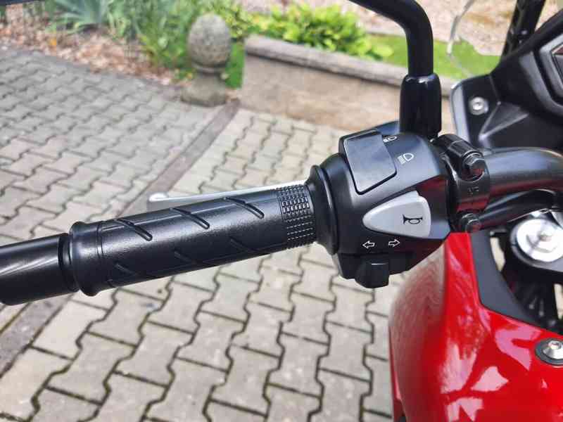 Honda CB 500 X - TOP STAV - 6000 KM 35 KW 115.000,- Kč - foto 6