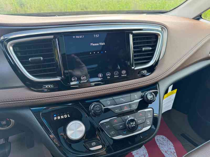 Chrysler Pacifica 3.6 Limited Sunroof 2019 DPH - foto 20