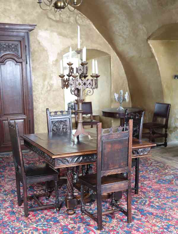Unikátní novogotická jídelna velký stůl 10 židlí - foto 4