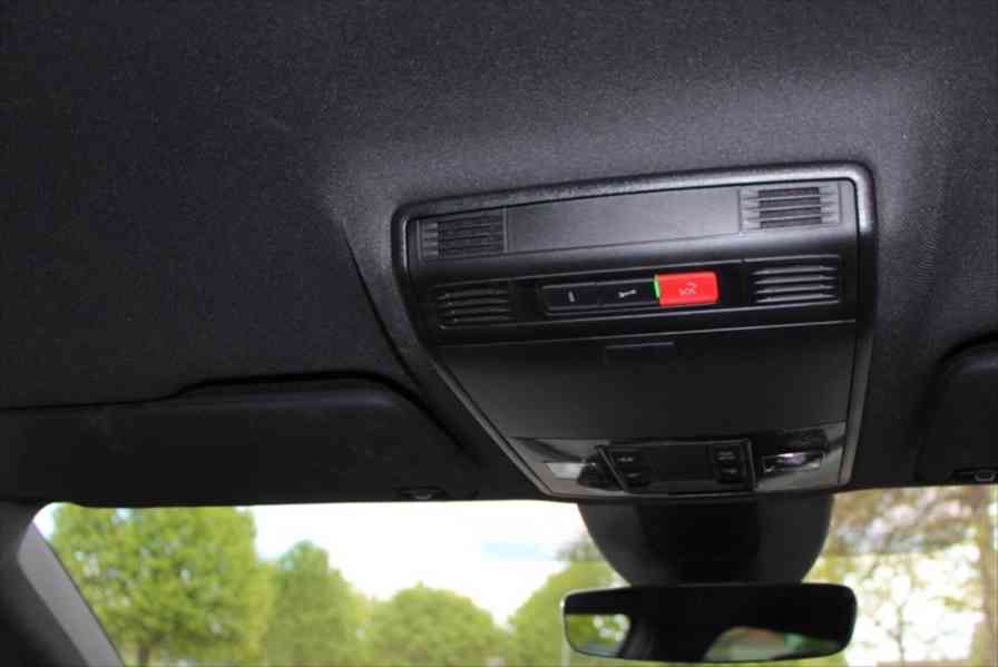 Škoda Superb 2,0   2roky záruk,40t km,147kW,1.maj - foto 14