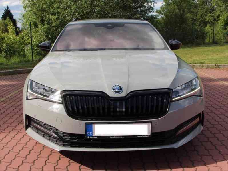 Škoda Superb 2,0   2roky záruk,40t km,147kW,1.maj - foto 20