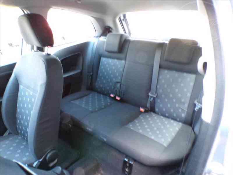 Ford Fiesta 1,3 i KLIMATIZACE-HNED ODJÍŽDÍTE - foto 9