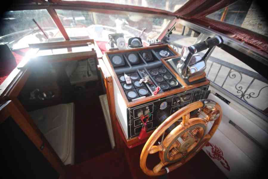 Motorova lod 8,5m - foto 10