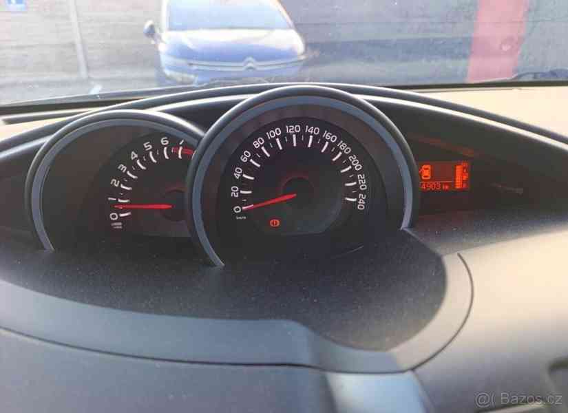 Toyota Verso 1,8 - foto 7