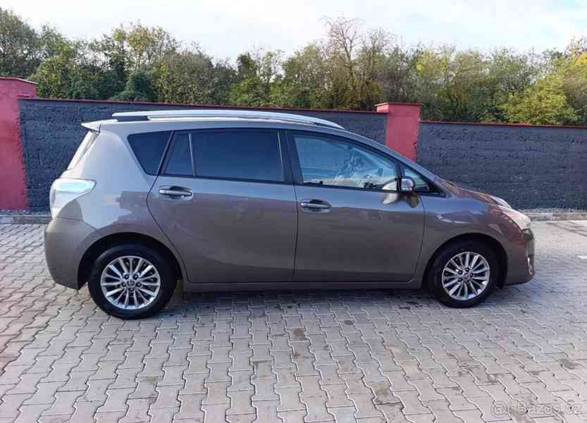 Toyota Verso 1,8 - foto 2