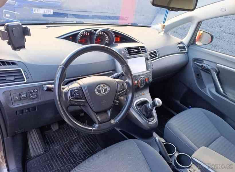Toyota Verso 1,8 - foto 6