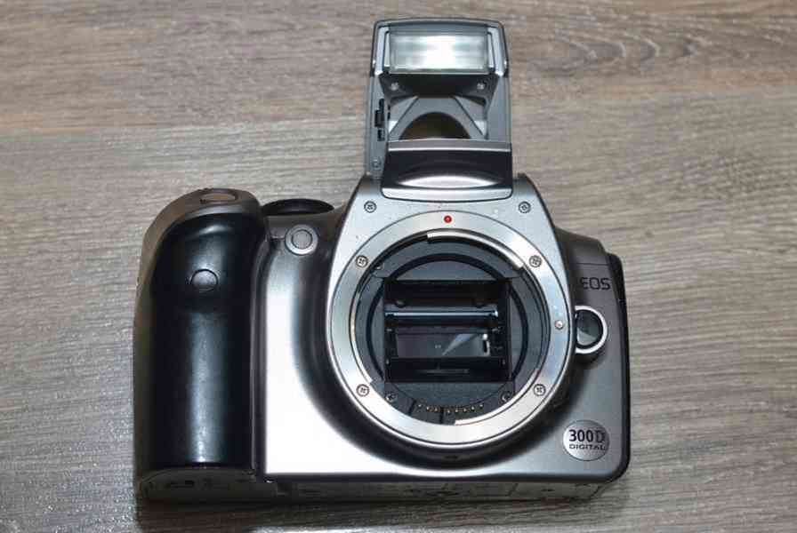 Canon EOS 300D **APS-C 6 Mpix CMOS* - foto 5
