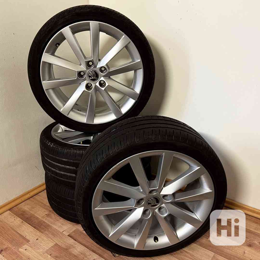 ŠKODA OCTAVIA III 5x112 R18 ET51+LETNÍ 225/40R18 5mm - foto 1