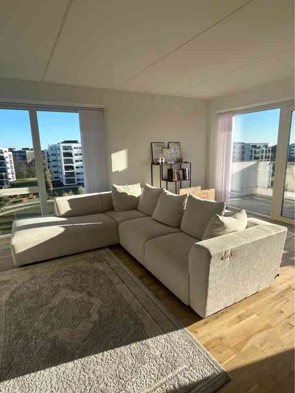 Pohovka látková, čistá a elegantní na prodej - foto 3