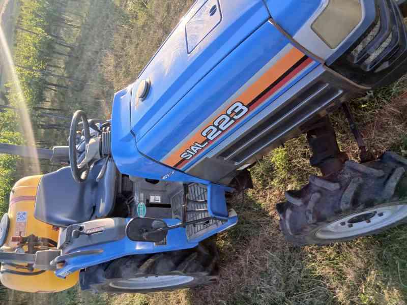 Malotraktor - foto 2