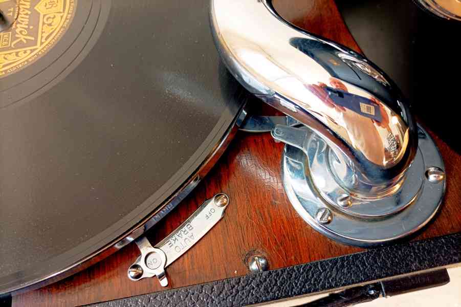 Starožitný gramofon na kliku His Master’s Voice, rok 1931  - foto 11