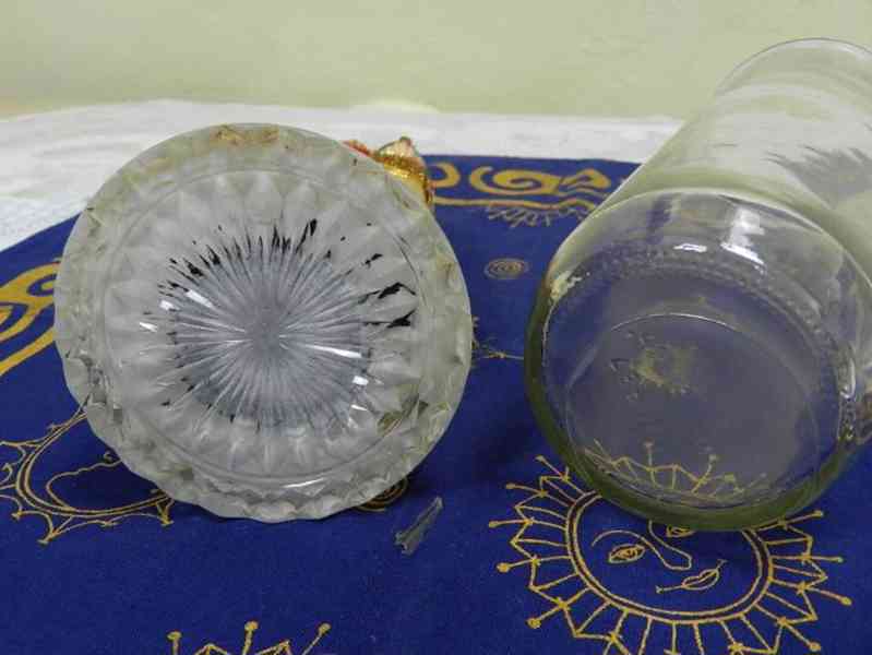 Hezká stará soška pod sklem Ježíš Jezulátko  - foto 8