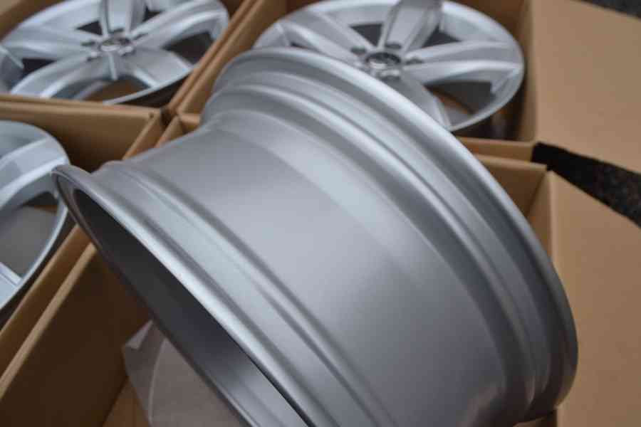 VW Passat B8,Škoda Superb III -NOVÉ orig.Alu 17- 6,5x17 ET41 - foto 13