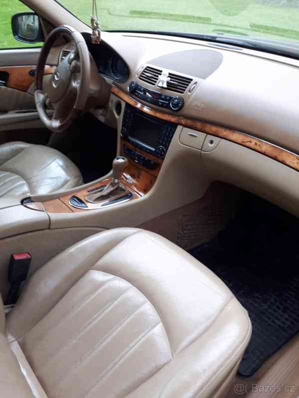 Mercedes-Benz 211 2,2 e 211 - foto 2