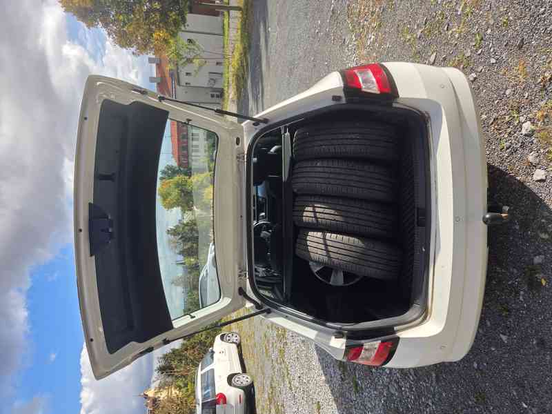 Škoda Fabia kombi 1.2 TSI - foto 7