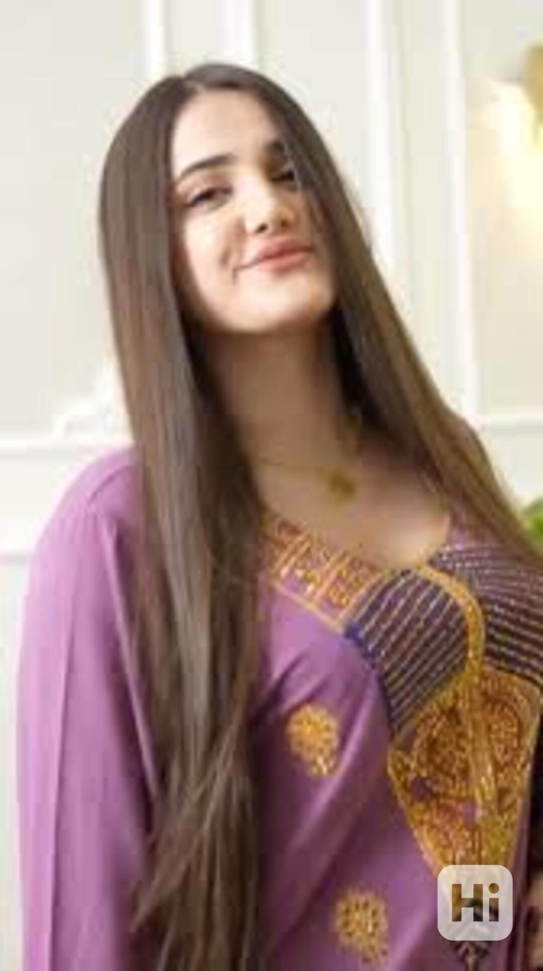 Lahore Call Girls 03280833300 Hot Girls - foto 1