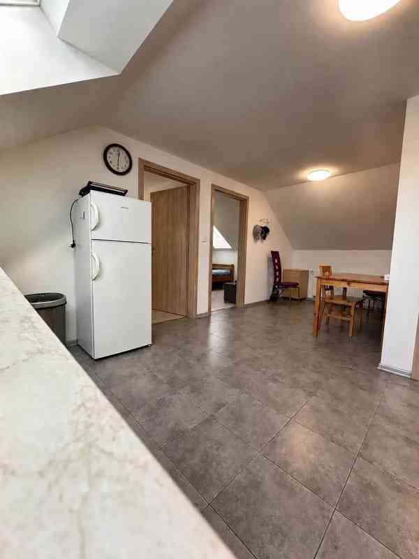 Pronájem bytu 2+kk 80 m² - foto 3