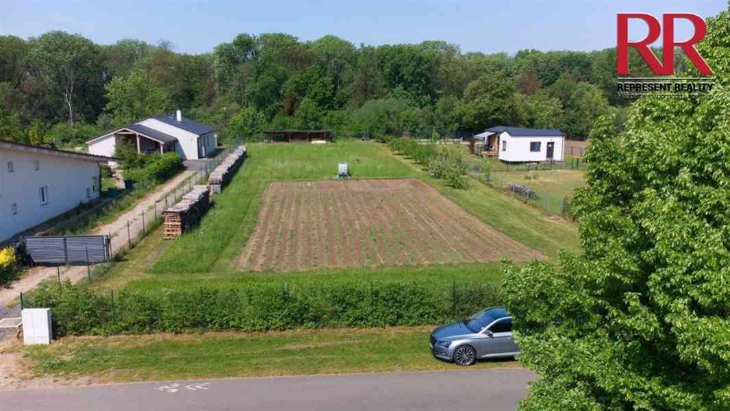 Prodej stavebního pozemku 1416 m2 - obec Dobříň u Roudnice nad Labem - foto 2