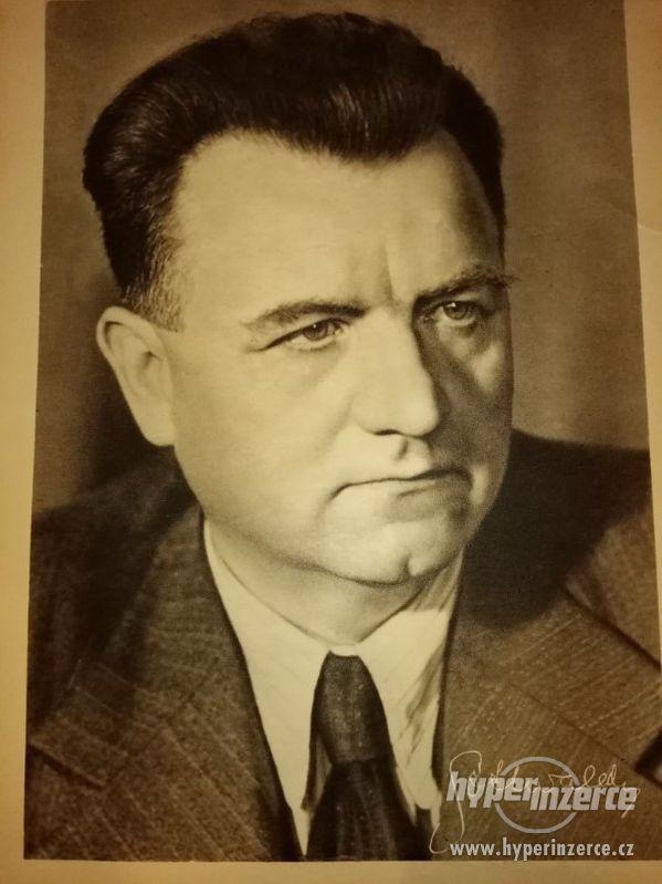 Klement Gottwald - portrét z obrazu bývalého prezidenta - foto 3