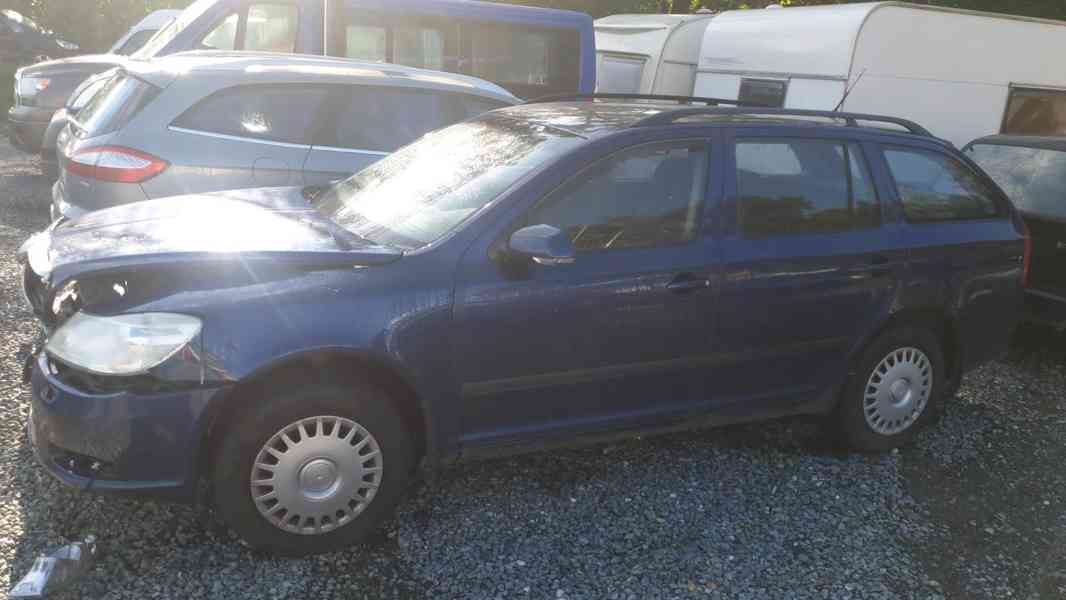 Škoda Octavia II combi - havarované - foto 2