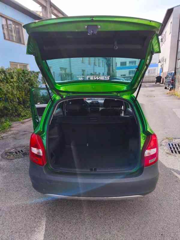 Škoda Fabia 1,2   TSI, 77 kW, manuál – 2010 - foto 17
