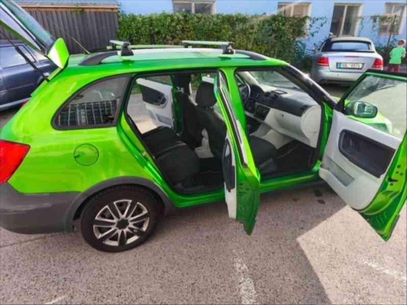 Škoda Fabia 1,2   TSI, 77 kW, manuál – 2010 - foto 4
