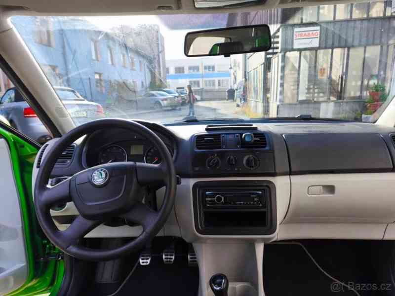 Škoda Fabia 1,2   TSI, 77 kW, manuál – 2010 - foto 7