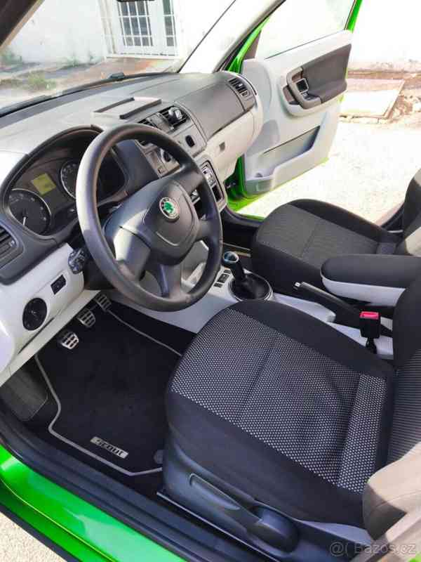 Škoda Fabia 1,2   TSI, 77 kW, manuál – 2010 - foto 9