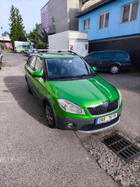 Škoda Fabia 1,2   TSI, 77 kW, manuál – 2010 - foto 2