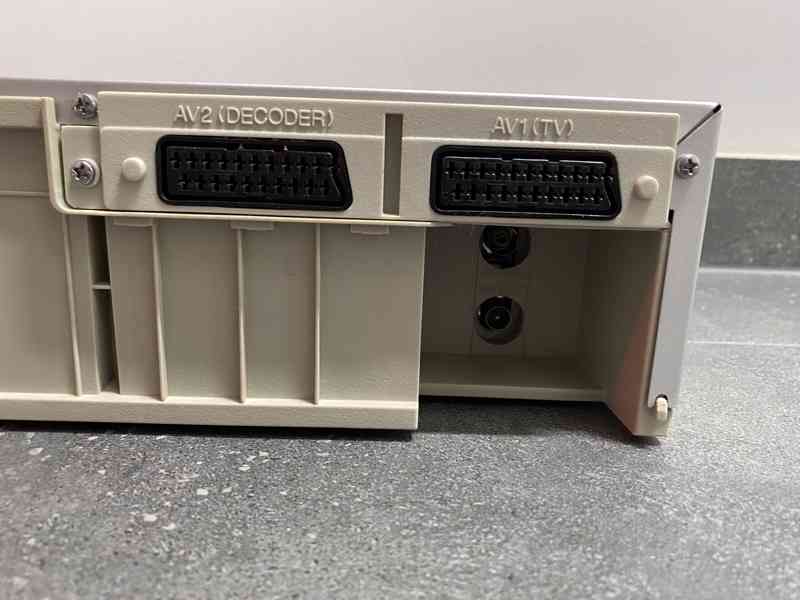 Zánovní videorekordér PHILIPS VR550 v TOP stavu - foto 6