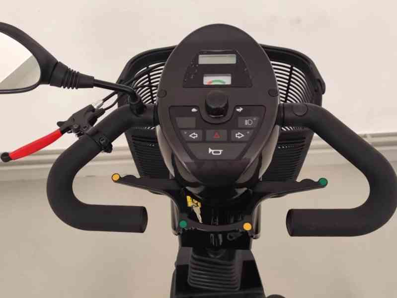 Elektrický tříkolový skútr Sterling Elite2 mini  - foto 4