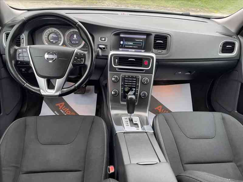 Volvo V60 1,6 D PDC,AUTOMAT,SERVISKA - foto 7