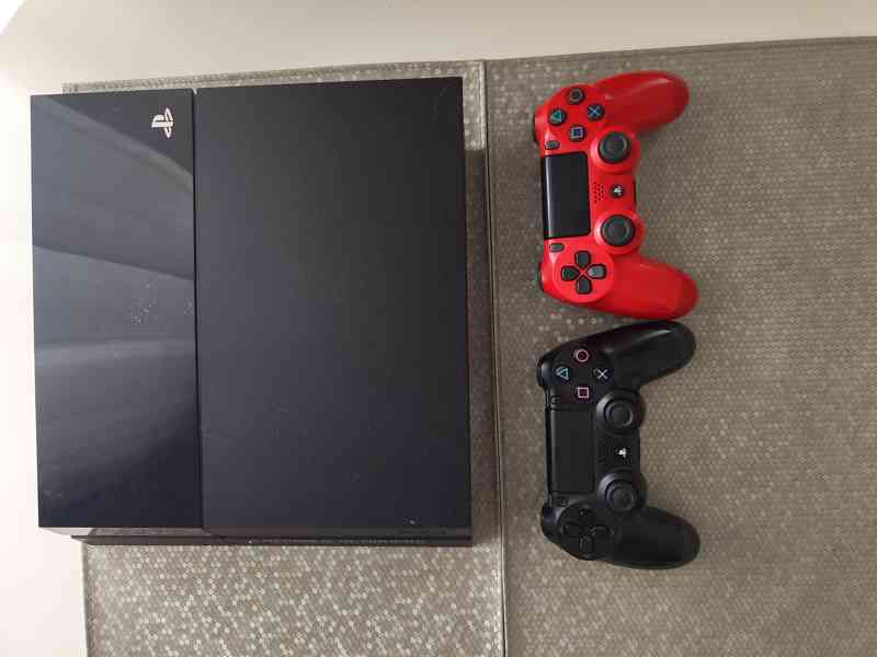 Prodám PS4 s pameti 1TB. Konzole, 2x ovladač - foto 3