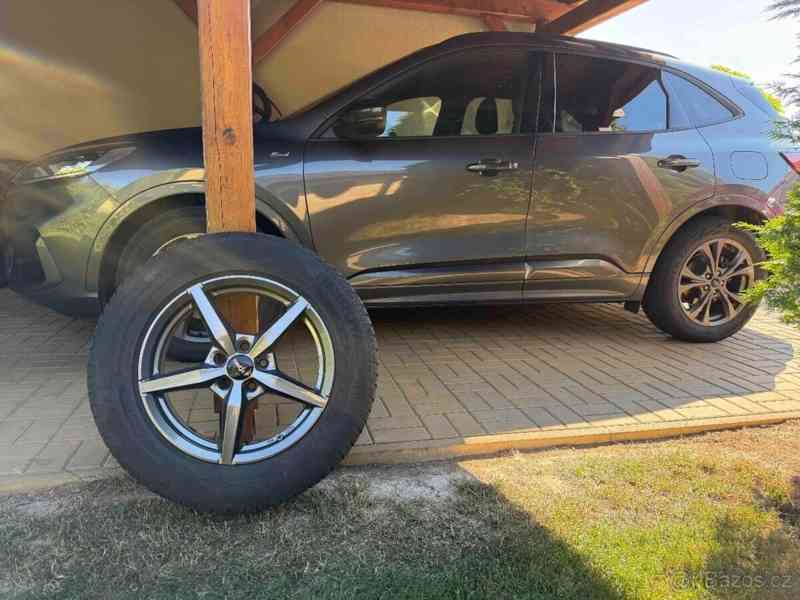 Ford Kuga 1,5   r.v. 2022 - foto 3