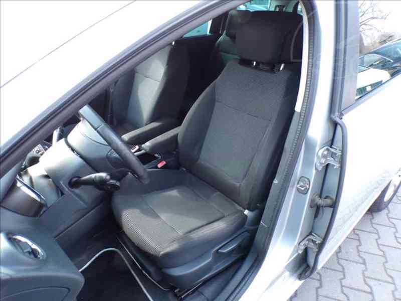 Peugeot 5008 1,6 HDi 7.MÍST,TAŽ.ZAŘ. - foto 9