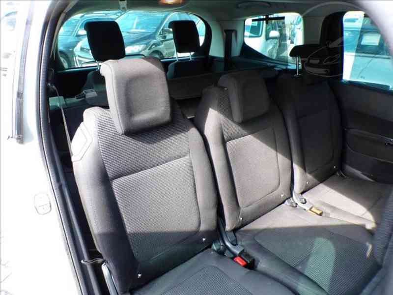 Peugeot 5008 1,6 HDi 7.MÍST,TAŽ.ZAŘ. - foto 14