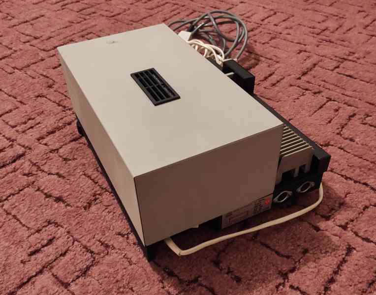 Promítačka diapozitivů DIAPOL - foto 2