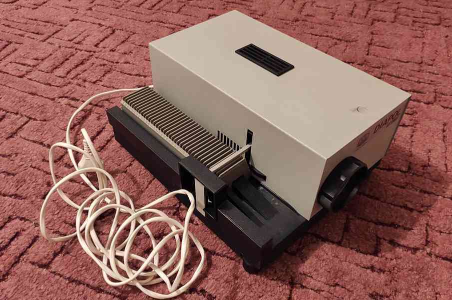 Promítačka diapozitivů DIAPOL - foto 5