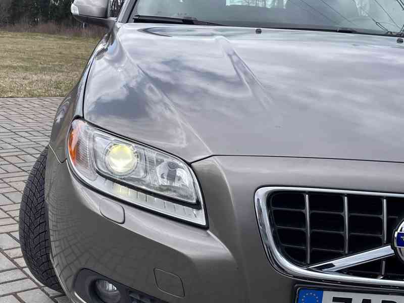 Volvo V70 2.4D 129kW MOMENTUM – PO SERVISU, WEBASTO, KEYLESS - foto 5