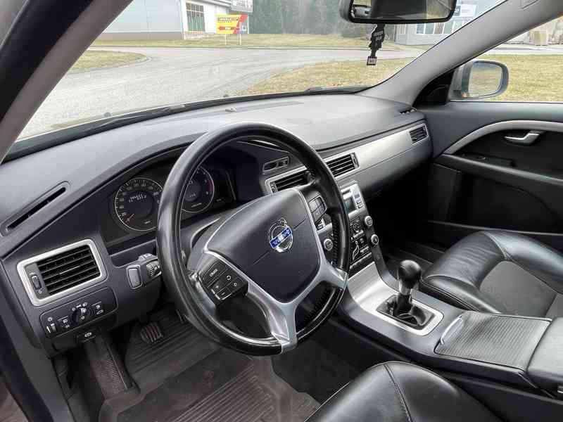 Volvo V70 2.4D 129kW MOMENTUM – PO SERVISU, WEBASTO, KEYLESS - foto 6